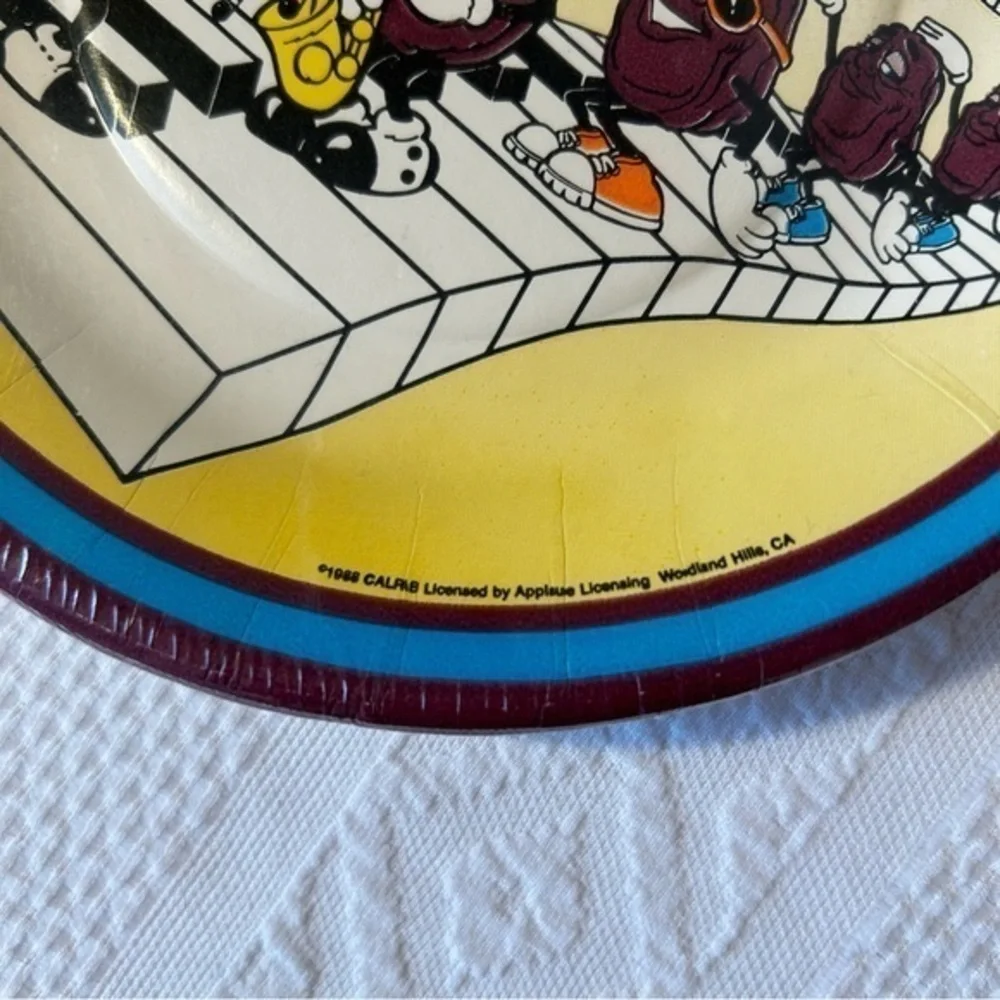 Vintage NWT Lot of 4 packs‎ of 8 California Raisins Paper Party Plates 7 inch